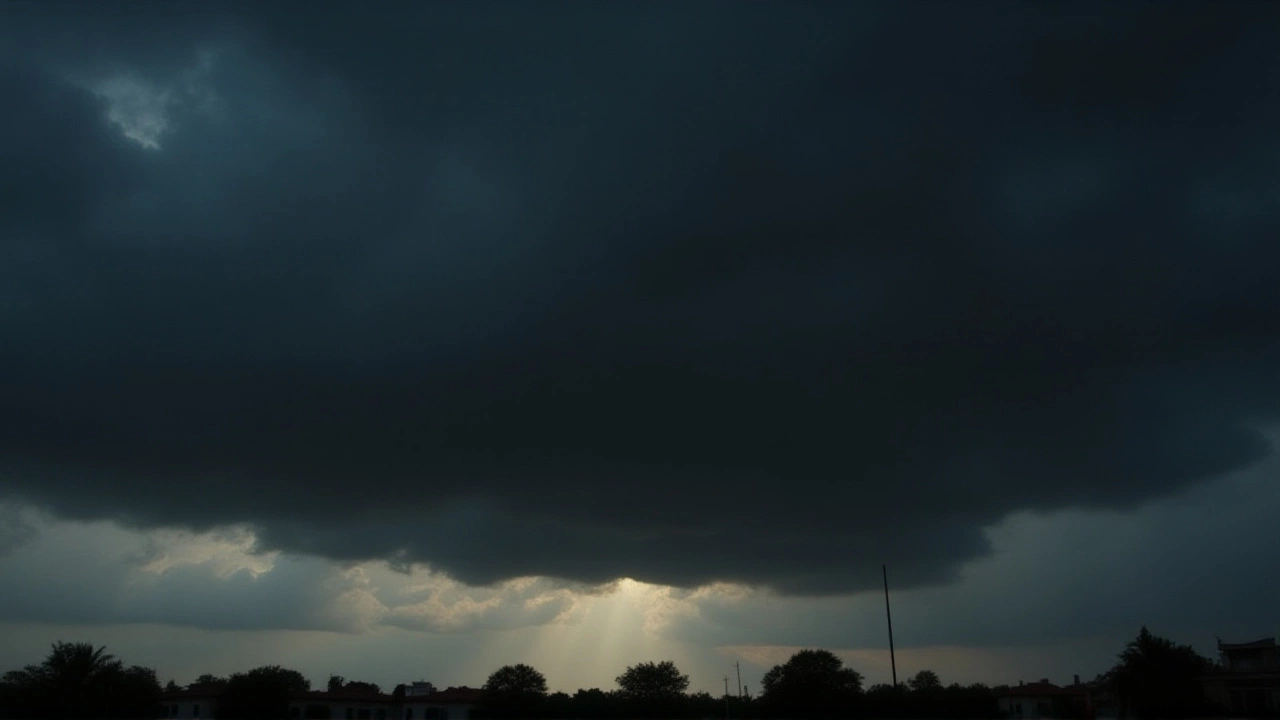 Heavy Rain Alert Issued for Tamil Nadu, Andhra Pradesh as Cyclone Senyar May Form