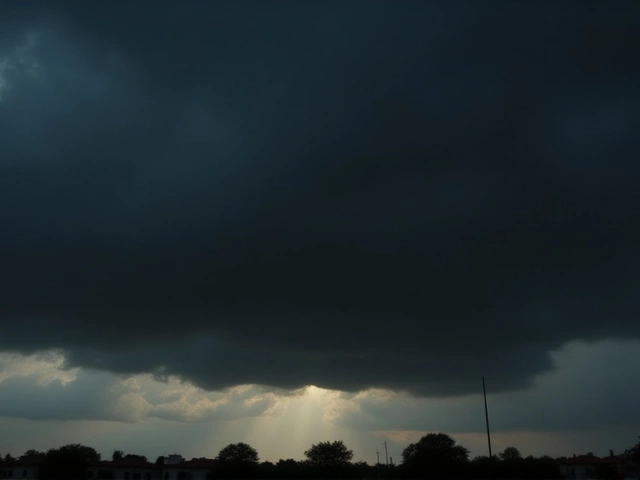 Heavy Rain Alert Issued for Tamil Nadu, Andhra Pradesh as Cyclone Senyar May Form